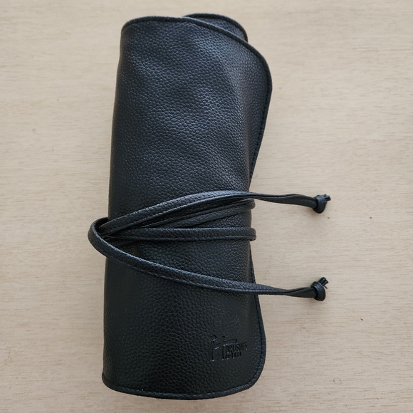 IT COSMETICS for ULTA BRUSH ROLL - Picture 5 of 11